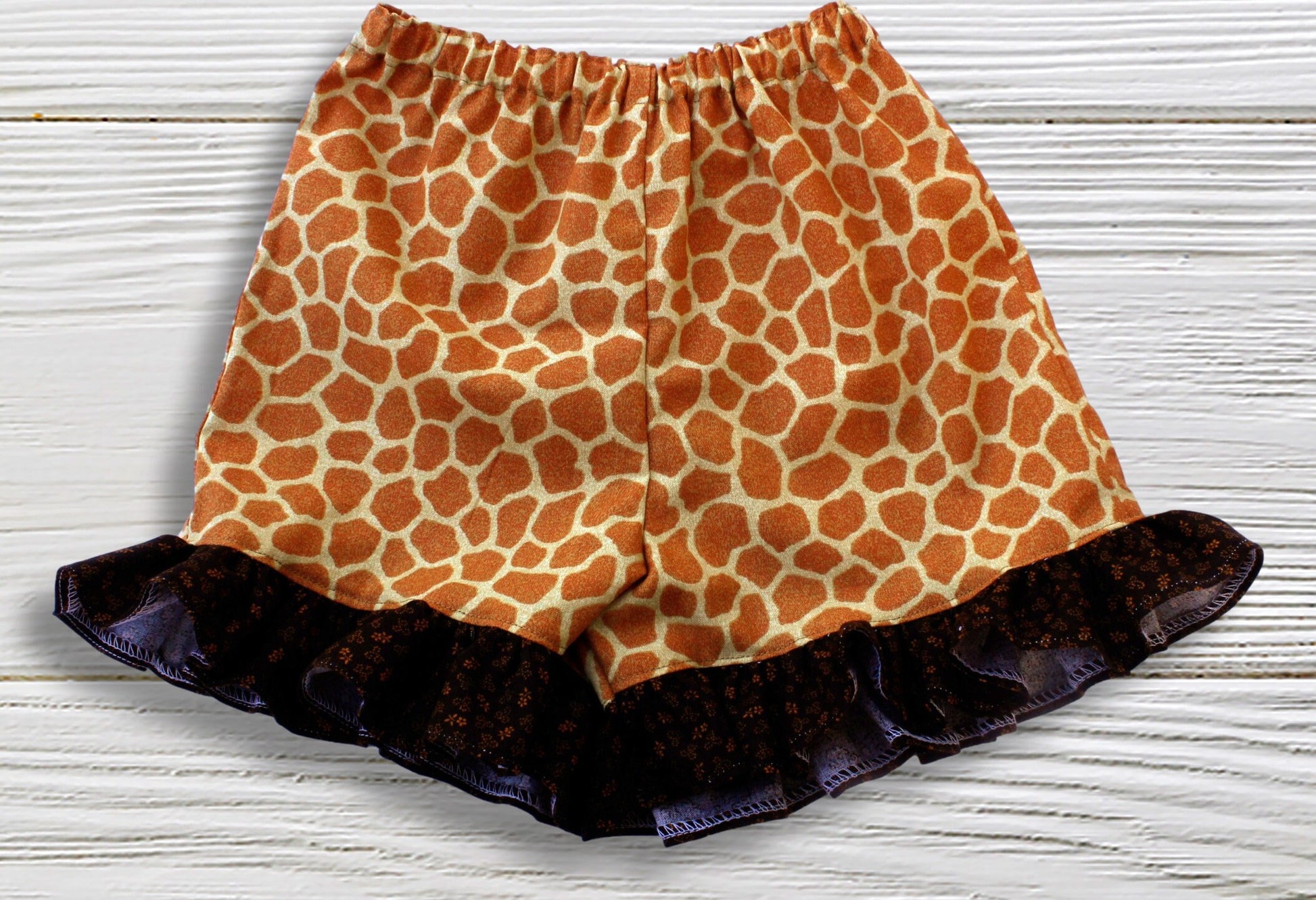 Giraffe Outfit shorts